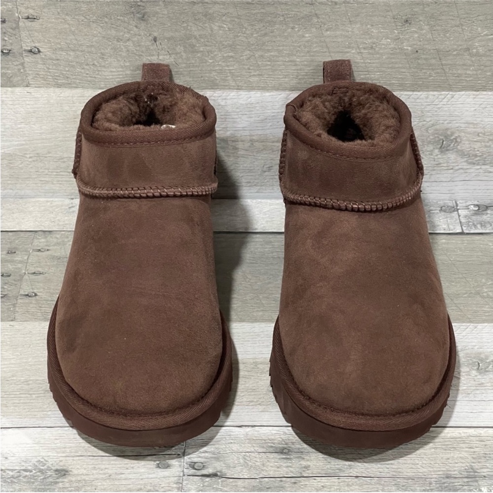 UGG ULTRA MINI SUEDE SHEARLING LINED BOOTS - BURNT CEDAR - SZ - 9 .US - Picture 12 of 14
